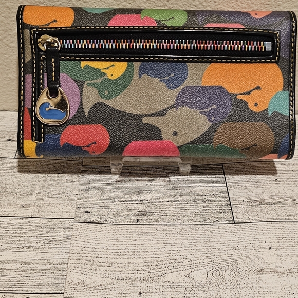 Dooney and Bourke wallet - Picture 2 of 10